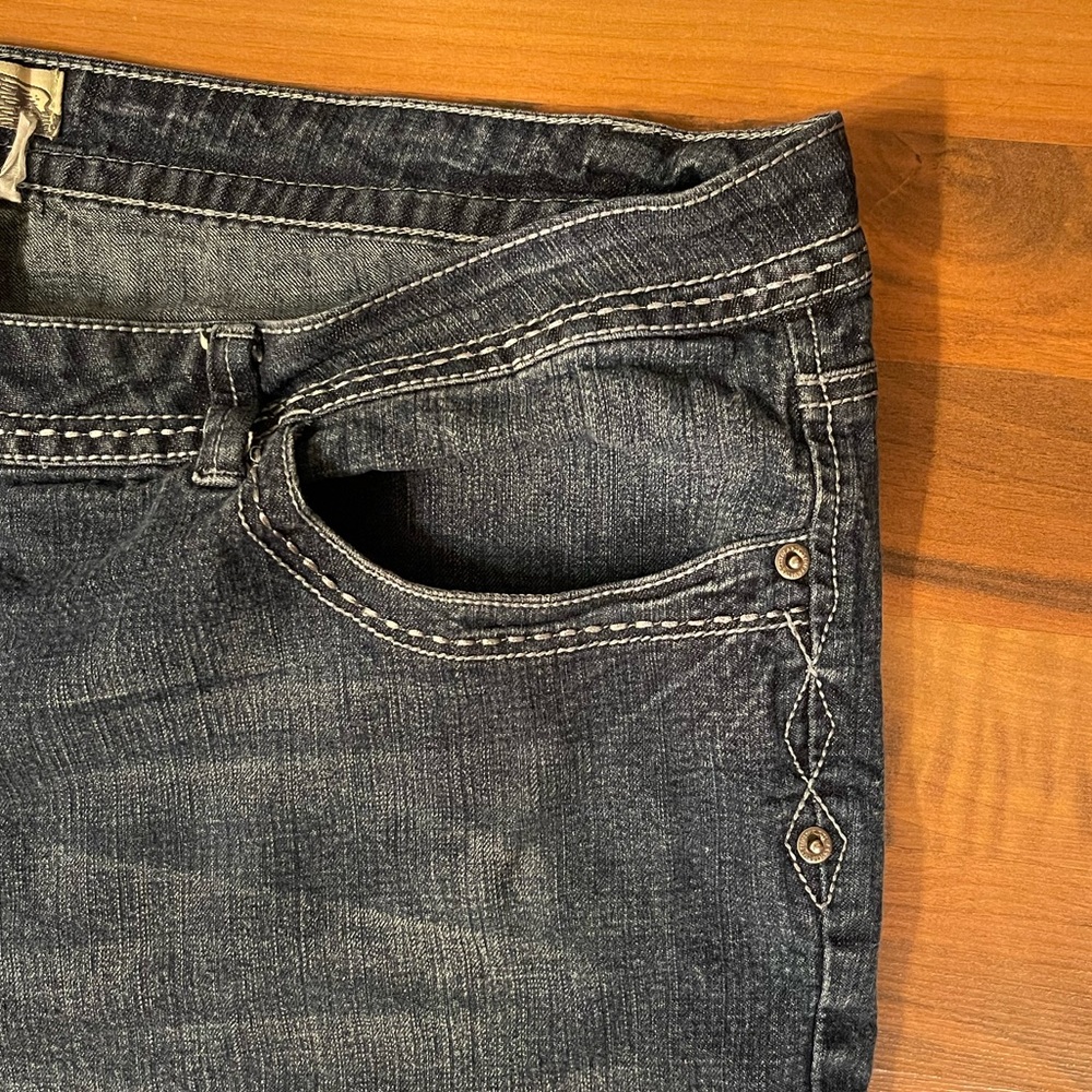 YMI Jeans - Picture 3 of 9